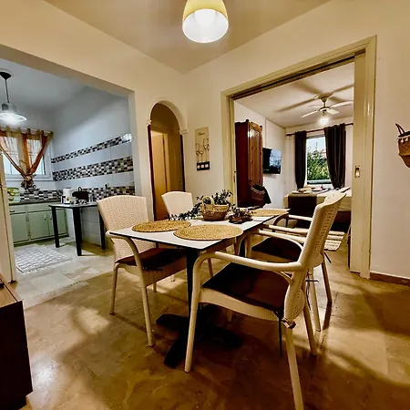 Travellers Lemonias Agios Gordios