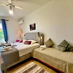Travellers Lemonias Agios Gordios Ájosz Górdiosz