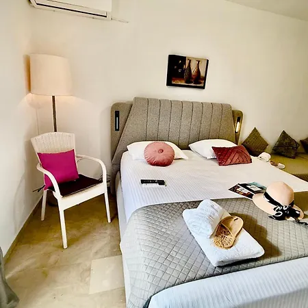 Travellers Lemonias Agios Gordios * 아기오스고르디오스
